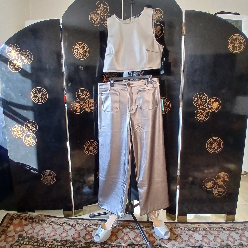 NWT Women size L heavy Faux Leather pants, metallic Silver Smoke, patch pockets